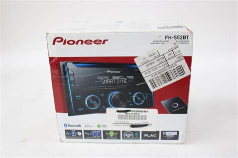 Pioneer Double DIN Bluetooth Receiver | Property Room