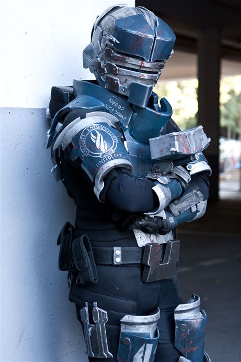 Isaac Clarke's Dead Space armor recreated in real life - Polygon