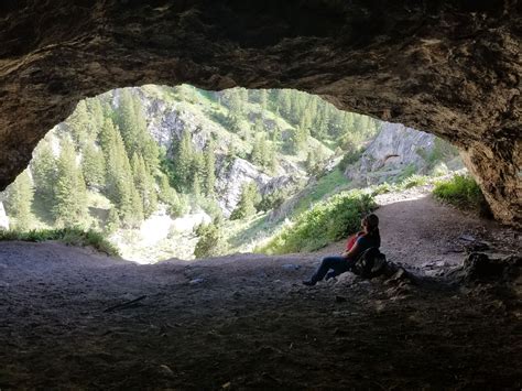 40 Horse Cave - Cave and Hike near Firth, Idaho - Free Arenas