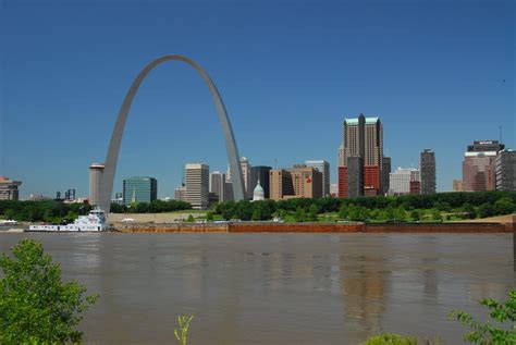 15 Best Places To See Along The Mississippi River