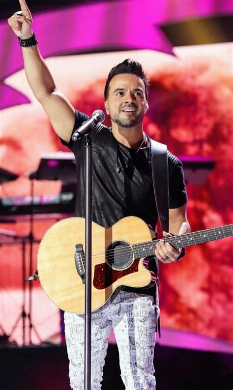 Luis Fonsi - Despacito | Música canciones, Lindas fotos de amor, Cantantes