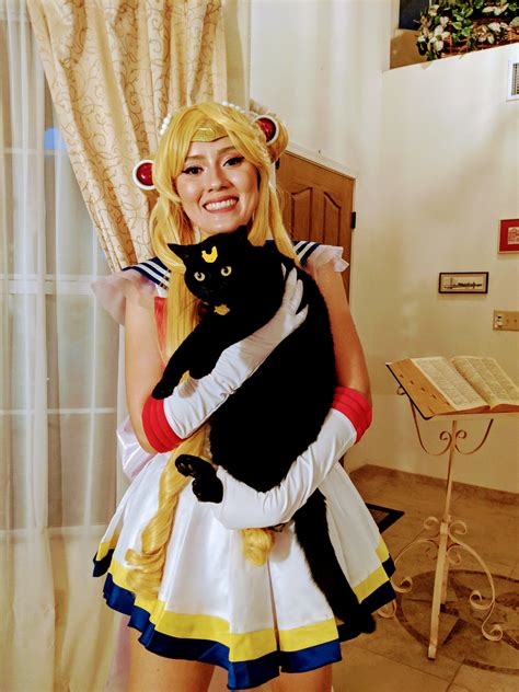 My Super Sailor Moon cosplay is ready for Halloween! Coca-Cola's was born to be my Luna. : r ...