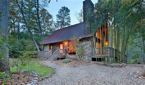 15 Cozy Blue Ridge Mountains Cabin Rentals - Southern Trippers