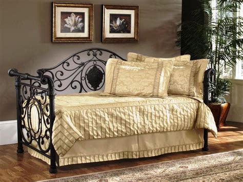 20 reasons to buy Black daybed bedding sets - house-ideas.org