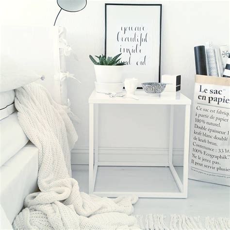 20+ Bedside Table Decor Ideas