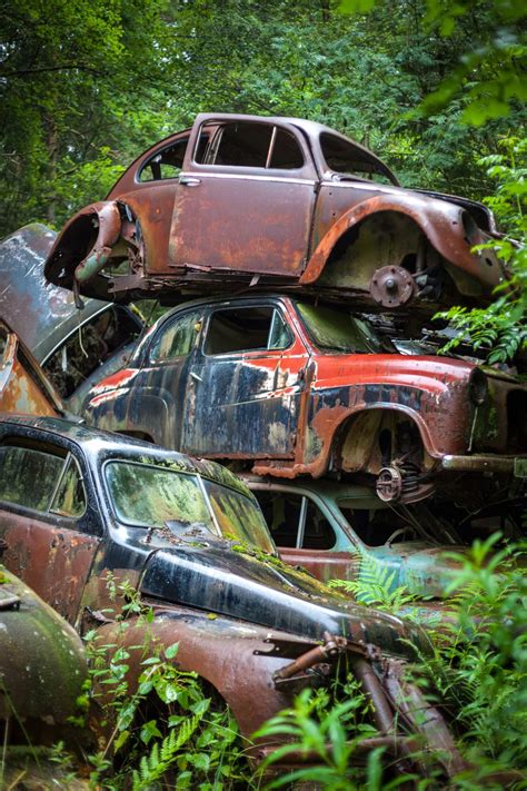 15 Eerie Pictures Of A Classic Car Graveyard In Sweden | Classic cars ...