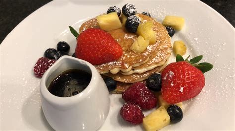 Pancakes & Fruit with maple syrup 🥞🥞 : r/FoodPorn