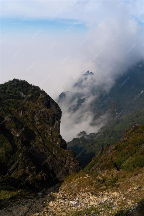 Premium Photo | Beautiful view from fansipan mountain with a buddhistic temple sa pa lao cai ...