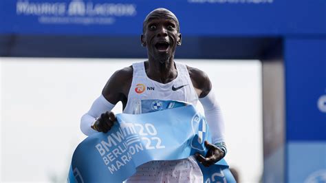 Eliud Kipchoge Smashes His Own World Record at the Berlin Marathon ...