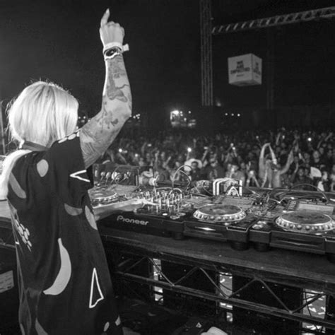 Stream Sam Divine Live from We Are FSTVL 2015 by Sam Divine | Listen ...