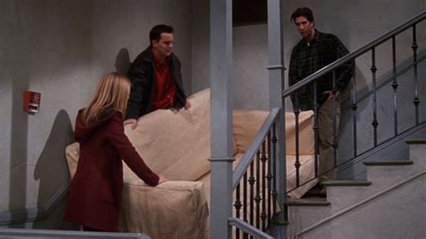 Friends: The 'Pivot' Blooper That Would Have Made The Iconic Scene Even Funnier