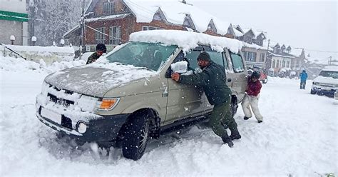 Heavy Snowfall Brings Kashmir Valley To A Standstill As Roads Are Closed, Fuel Rationed