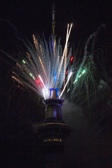 Video: Sky Tower fireworks marks the start of 2017 | Newshub