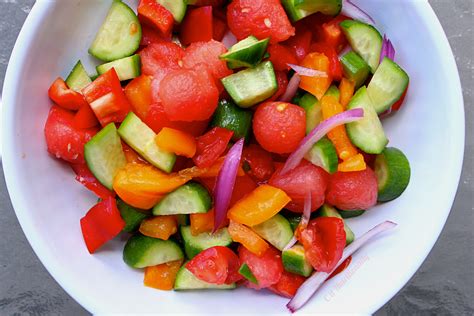 New Couple Alert! Watermelon Tomato Salad - C it Nutritionally