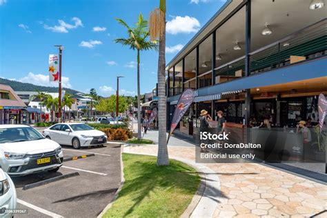 Airlie Beach Main Street In The Tropical Whitsundays Australia Stock Photo - Download Image Now ...