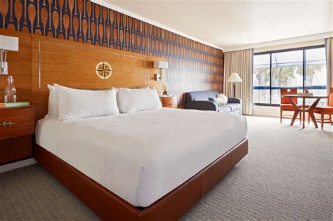 Waterfront Plaza Hotel Oakland, CA - See Discounts