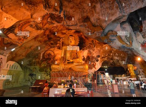 Perak Cave Temple, Ipoh, Perak, Malaysia Stock Photo - Alamy