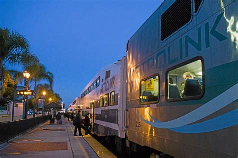 Metrolink is keeping the 25 percent discount on tickets along the San ...