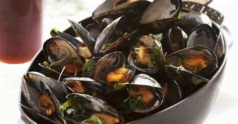 Mussels with French Fries recipe | Eat Smarter USA