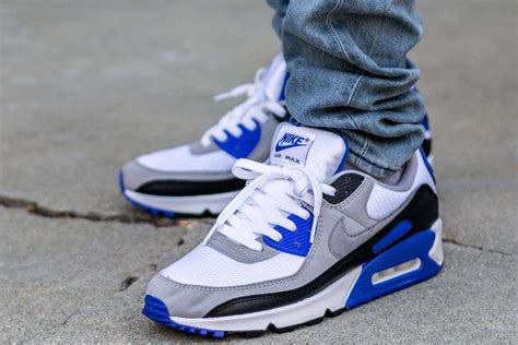 Nike Air Max 90 OG Hyper Royal On Feet Sneaker Review