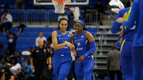 WNBA: Arike Ogunbowale hits late three as Dallas Wings edge Connecticut Sun | NBA News | Sky Sports