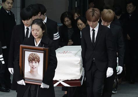 K-pop stars carry Jonghyun’s coffin after suicide - National ...