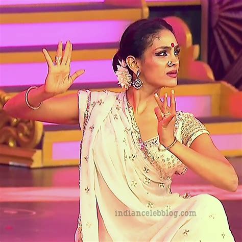 Rukmini Vijayakumar colors tv awards dance S1 23 photo ...