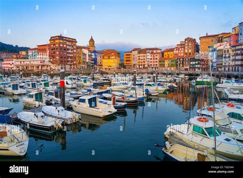 Spain, Vizcaya Province, Basque Country, Bermeo, harbour Stock Photo - Alamy