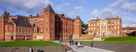 University of Worcester Reviews and Ranking