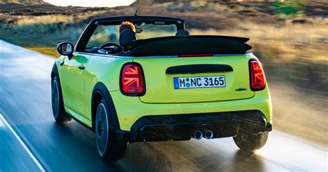 GALLERY: F57 MINI Convertible LCI in Zesty Yellow 2021 F57 MINI ...