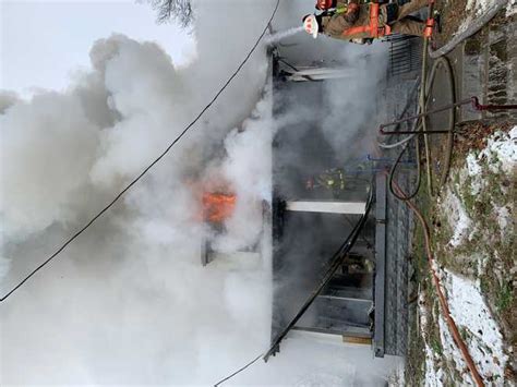 Fire crews fight vacant building blaze in California neighborhood while ...