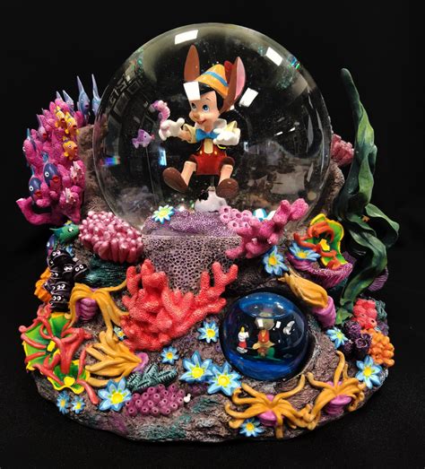 Pinocchio Underwater Snow Globe - ID: octdisneyana17250 | Van Eaton ...