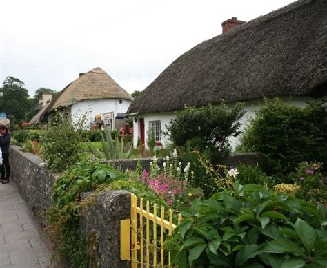 17 Best images about Thatched Roof Cottages on Pinterest | Cottage in, Storybook cottage and England