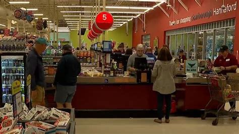 New Hannaford opens its doors in Scarborough