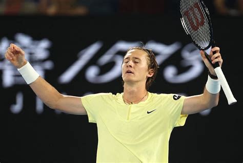 Tennis-Korda stuns Medvedev after sun shines on Tsitsipas, Swiatek ...