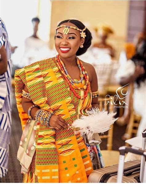 Akan bride, Ghana | African traditional dresses, African print fashion, African fashion women