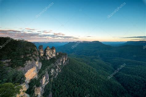 Blue mountains national park Stock Photo by ©leelakajonkij 109588696