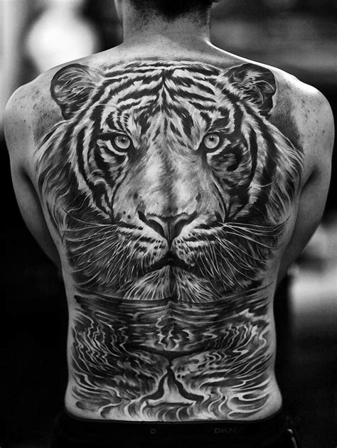 Jun Cha Creates Beautiful Hyper-Realistic Tattoos That Will Leave You Stunned | Lion tattoo ...