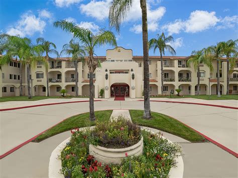 Senior Living in Redlands, CA | Holiday Mission Commons