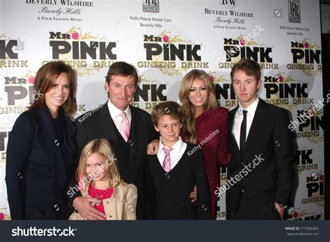 6 Wayne gretzky family Images, Stock Photos & Vectors | Shutterstock