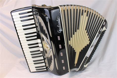 6020 - Black Galanti Piano Accordion LM 41 120