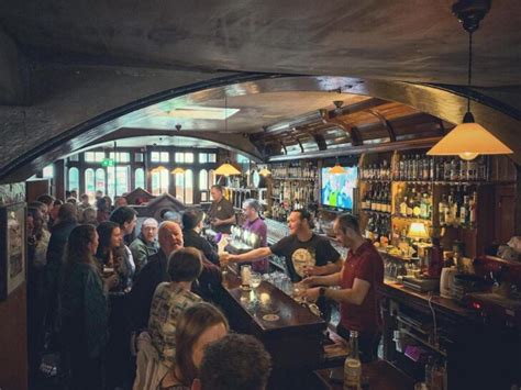 22 Best Pubs in Ireland - Love Ireland