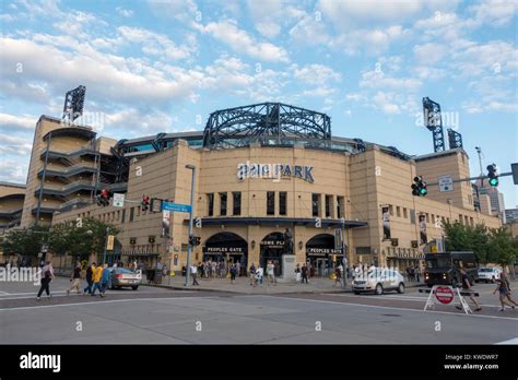 Pittsburgh pirates stadium hi-res stock photography and images - Alamy