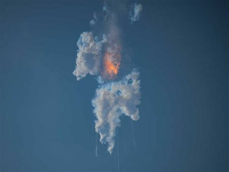 SpaceX's Starship, the world's largest rocket, explodes 4 minutes after ...