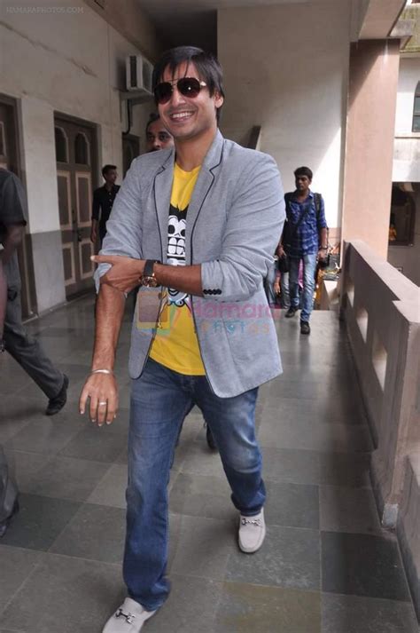 Vivek Oberoi at Grand Masti promotions in Malhar, Mumbai on 17th Aug ...