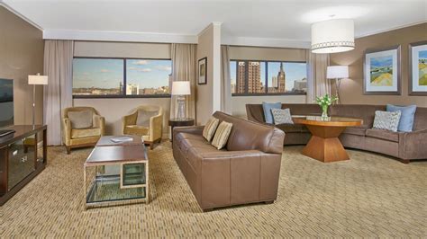 Hotel Rooms in Downtown Milwaukee | Hyatt Regency Milwaukee