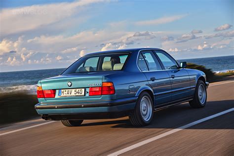 VIDEO: BMW 5 Series History -- Third Generation (E34)