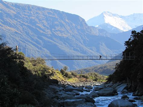 New Zealand's Glaciers: The Story Is in The Ice - Livology