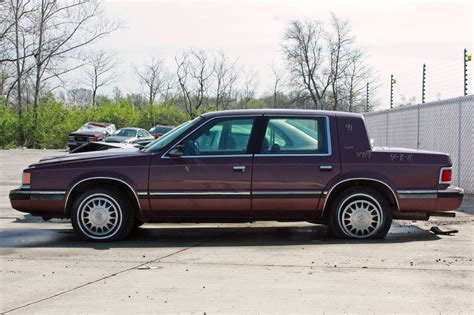 1992 Dodge Dynasty Base - Sedan 2.5L auto