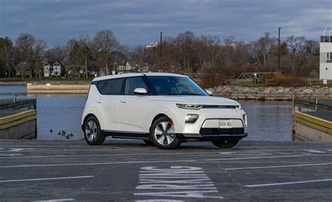 2023 Kia Soul EV Review | AutoGuide.com